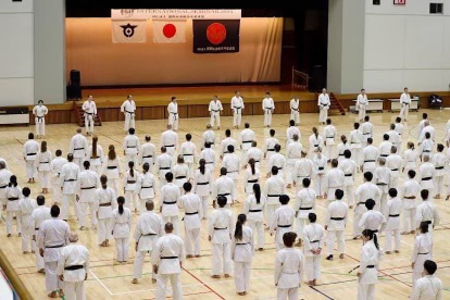 Karate-Do-v-dezeli-vzhajajocega-sonca-1